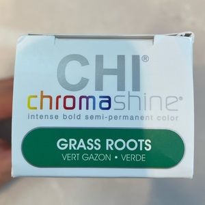 Chichroma shine intense bold semi-permanent haircolor. Color Grass Roots 💚